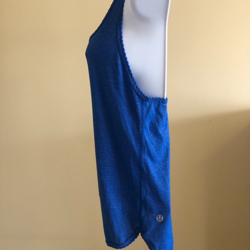 Workout top - Picture 3 of 3